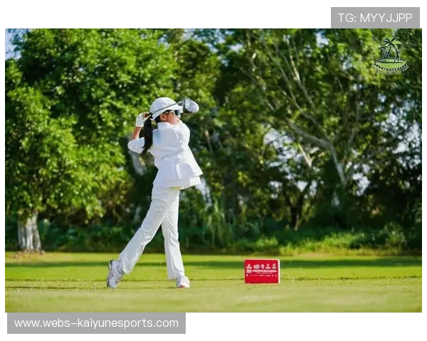 中巡赛举办青少年高尔夫培训班，培养新一代球员，青少年高尔夫巡回赛